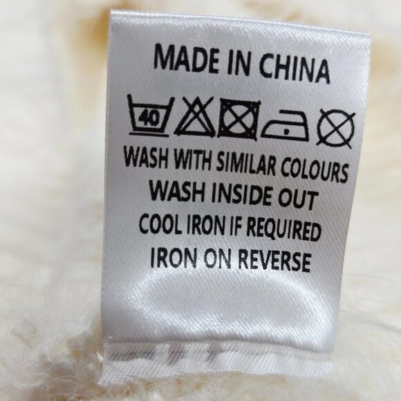 NWT AREA STARS LEILA FUZZY EYELASH DOLMAN SLEEVE IVORY CREAM SWEATER SMALL - Picture 10 of 12